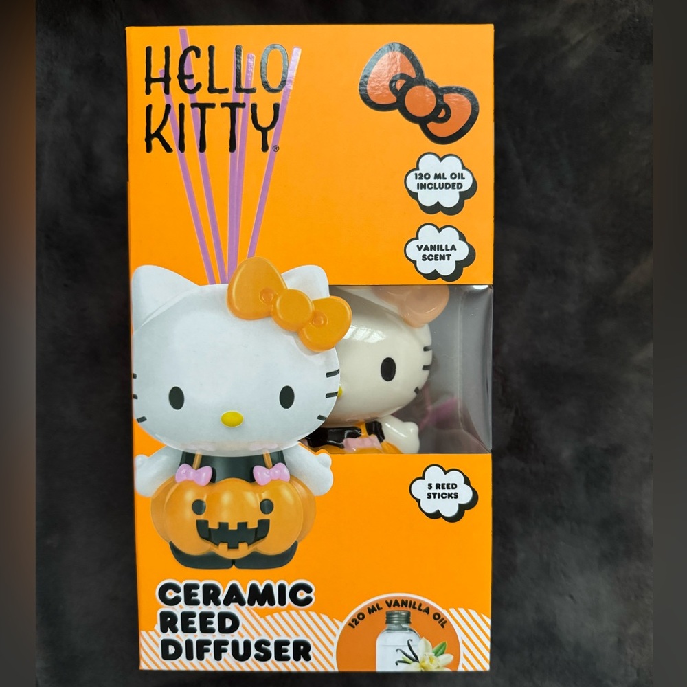 2024 New Hello Kitty Halloween ceramic diffuser!! Vanilla scented